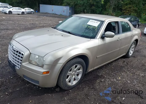2006 Chrysler 300 из США, поврежденный, VIN 2C3LA43R26H514470